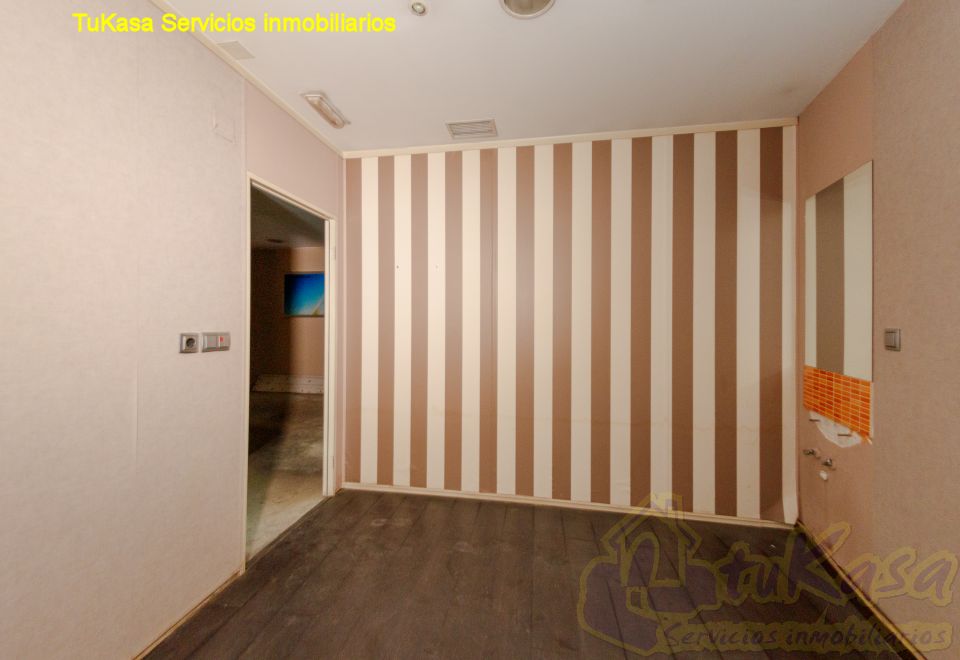 Local_comercial_en_el_centro_de_Sada_frente_a_2_calles__TUKASA_19