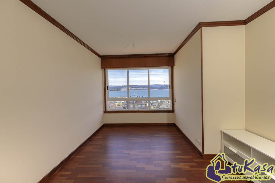 Camiño de Fiunchedo, piso con vistas al mar desde todas las estancias, como nuevo. R3731